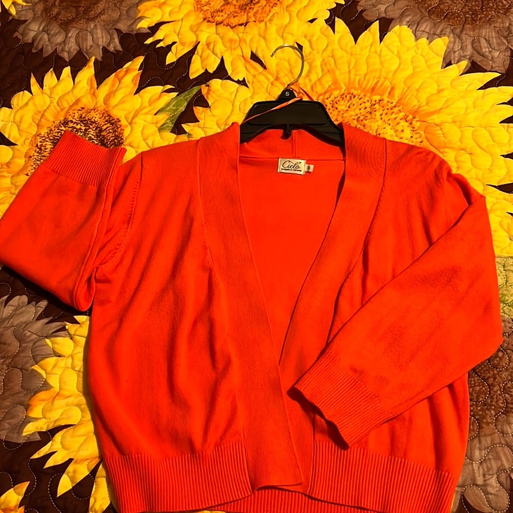 Cielo Sz M Tangerine open 3/4 sleeve crop cardigan. Wear for work & date night!